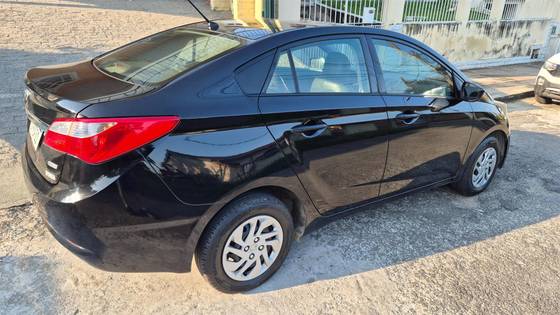 HYUNDAI HB20S 1.0 COMFORT PLUS 12V FLEX 4P MANUAL
